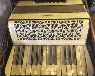 Vintage Cache accordion with case