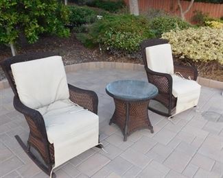 Lloyd Flanders/ Lloyd Loom patio chairs and side table