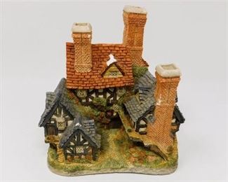 56. David Winter Hertford Court Miniature Collectible