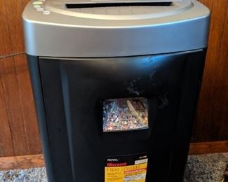 Royal microcut shredder