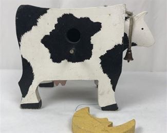 Lot 005
The Cow Jumped Over The Moon Bird House