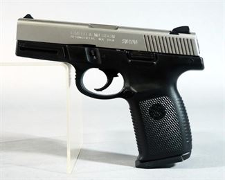 Smith & Wesson Model SW40VE .40 S&W Pistol SN# DST3606