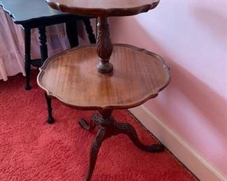 Two tier pie table 