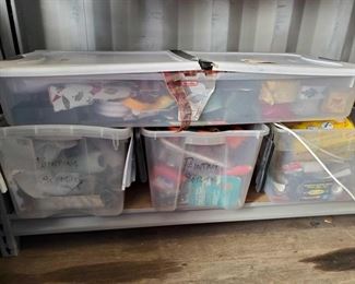 4004: Christmas Wrapping Paper/Bags and Painting Supplies
Christmas Wrapping Paper/Bags and Painting Supplies