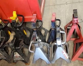 4016: 5 Sets of Jack Stands
Capacity approx from 3 ton to 3.5 ton Brands- craftsman, team mechanix, pittsburgh and mvp superlift
