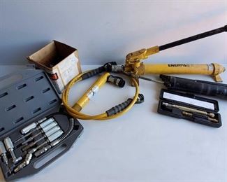 Lot # 4505: Enerpac Hydraulic Pump P39, Hydraulic Cylinder RC57 and More
Enerpac Hydraulic Pump P39, Hydraulic Cylinder RC57 and More