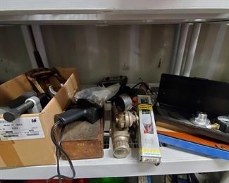 4526: Oil Pressure Gauge, Flash Lights, Weller Soldering Gun, Battery Analizer and More
Oil Pressure Gauge, Flash Lights, Weller Soldering Gun, Battery Analizer and More