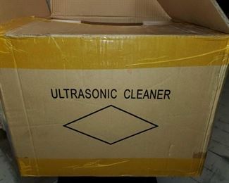 4520: Vevor Ultrasonic Cleaner New in Box
New in box, box was opened for photo purpose
