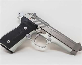 600: Baretta 92FS 9mm Semi Auto with 10 Round Magazine
Serial number: BER055022 Barrel Length: 4.75" Includes 10 round magazine