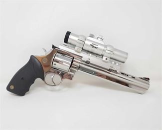 700: Taurus Brasil .44 Mag Revolver wirh Tasco ProPoint Scope
Serial Number: OG298205 Barrel Length: 8.43" Tasco ProPoint Scope Model Number: PDP2ST