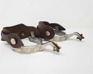 1010: Pair of LG Silver Spurs, 900g
Pair of LG Silver Spurs Total weight approx 900g Shank measures approx 2.5"