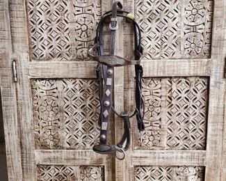 1015: Sterling Silver Rawhide Headstall
Sterling Silver Rawhide Headstall total weight approx 600g