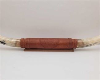 1022: Long Horn Wall Mount
Measures approx 62"