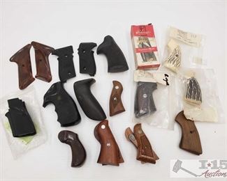 #921 • 15 Assorted Sets of Grips