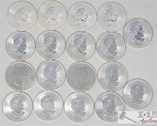 #2024 • Eighteen .9999 Fine Silver Maple Leaf $5 Coins Fifteen 2015, TWO 2012 and one 2016 in protective cabs year 2012