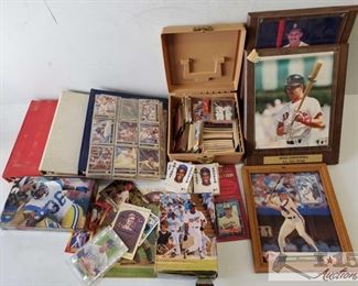 #4590 • Football/Baseball Trading Cards and Pictures