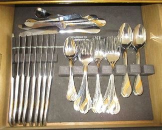 Flatware set