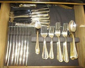 Flatware set