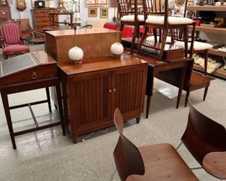 Willet Dining Set, Hepplewhite Desk, MidMod Atomic Lamps