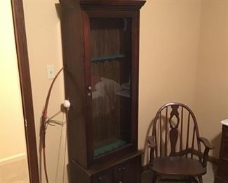 Gun cabinet