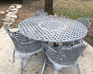 Round Metal Table with 4 Chairs