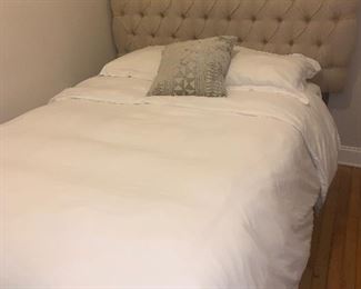 Tufted headboard for queen size bed, Free Mattress 