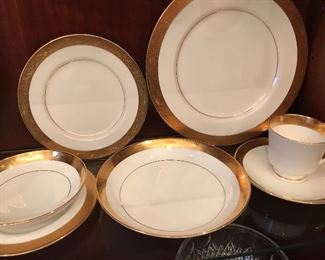 Large set, 12 place settings.