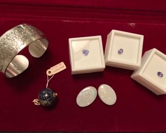 Loose stones, opals, enamel & pewter