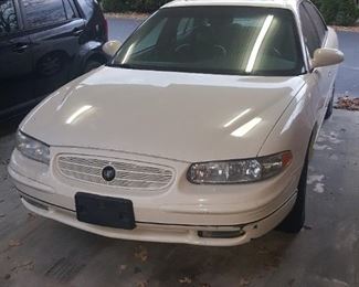 2004 Buick Regal 89,000 miles one owner excellent condition leather interior