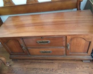 Lane Hop Chest