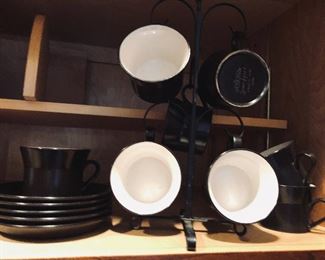 Mikasa - cups/saucers & stand