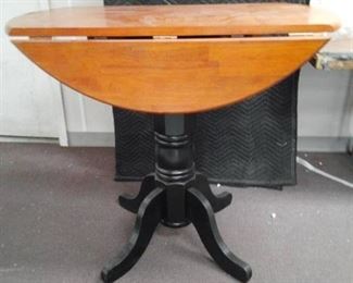 Drop Leaf Pedistal Wood Table