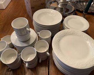 White dish set