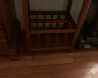 #41 oak end table magazine stand 20x15x23 $45.00