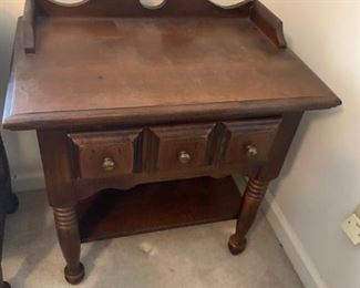 #40 End table with 1 drawer and 1 shelf 25x16x24 ( 2) @ 40