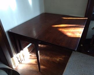 Early Drop Leaf Table
