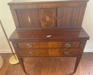 Federal Desk Ours