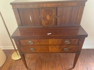 Federal Desk Ours