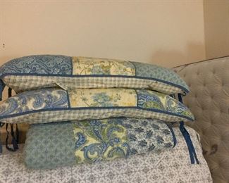 Queen bedding