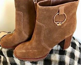 Tory Burch Suede Boots https://ctbids.com/#!/description/share/275964