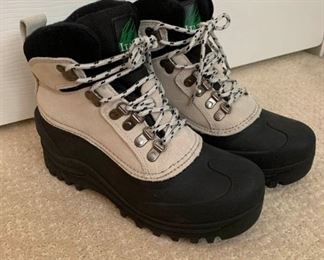 Itasca Snow Boots https://ctbids.com/#!/description/share/275798