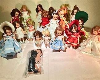 Storybook Dolls https://ctbids.com/#!/description/share/276018