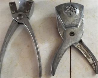 2 Vintage utensils