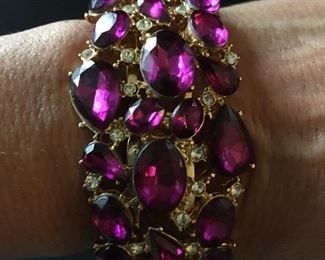 Lovely Gold with Glass Stone Cuff Bracelet 