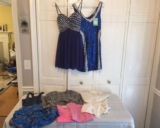  Dresses & Tops https://ctbids.com/#!/description/share/276205