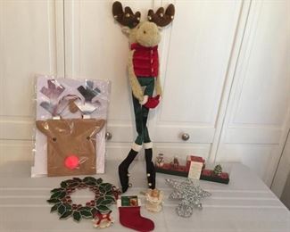 Christmas Decorations https://ctbids.com/#!/description/share/276249