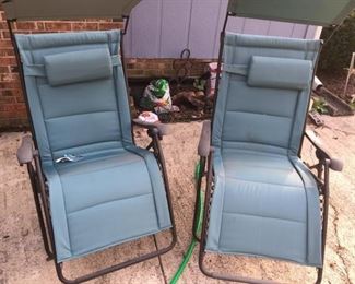 Oversized Zero Gravity Folding Chairs https://ctbids.com/#!/description/share/276258