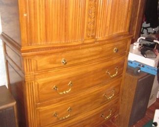 Mid-Century Modern John Widdicomb Dresser