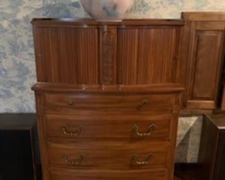 Mid-Century Modern John Widdicomb Dresser