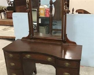Duncan Phyfe Mahogany Vanity